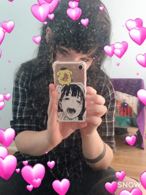 spookypurin:Two bad looks w bad tumblr stickers on em. Hey also consider this : PayPal.me/etzebunny