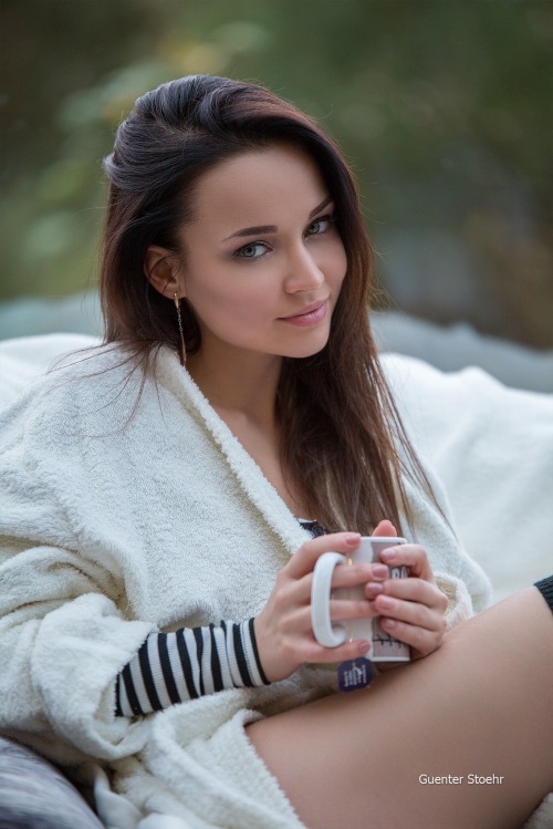 ridiculouslybeautifulwomen1:  Angelina Petrova, by Guenter Stoehr 