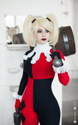 akumeno:  Harley Quinn cosplay I. by EnjiNight