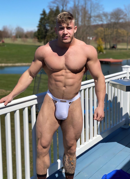 boyofbarebackmaster:  musclebud69:keepemgrowing3:  “Why look at the golf course when you can look at me?”   Wanna wrestle?   He needs to be serviced daily and his bull balls drained hourly 