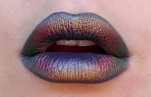 metallic lipstick