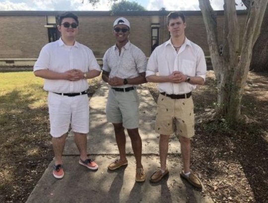 jehovahhthickness:  jaracara-flowz-n-henney:  cummunisomkills: sorvete-de-pacoca:  Lucky Luciano (the you know i had to do it to em guy) reached Brazil and it’s now one of the popular Carnaval costumes this year       @jehovahhthickness @westafricanbaby