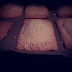 freiheitsboot:  #vegan #poptarts #himbeerbanane