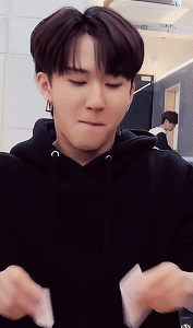 luvknow:❝ hey, google: why is seo changbin so cute? ❞ | because his smile makes your heart do a mill