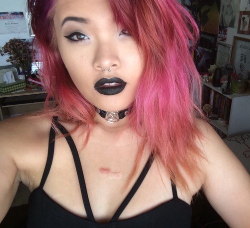 morbidly-kawaii:  I dyed my hair and got dolled up for work.