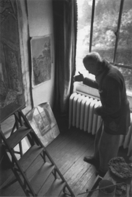 Bonnard dans son atelier de la villa le Bosquet au Cannet  - Henri Cartier-BressonPhotography