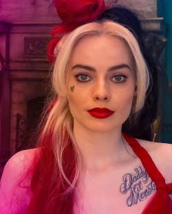Sex hotandfunnywomen:Margot Robbie, Harley Quinn pictures