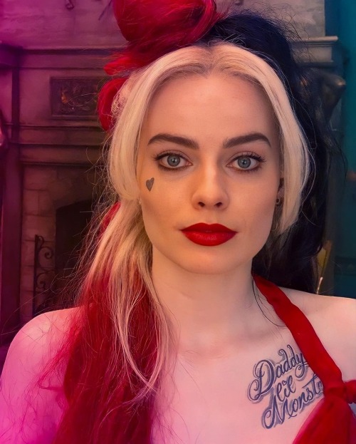 hotandfunnywomen:Margot Robbie, Harley Quinn porn pictures