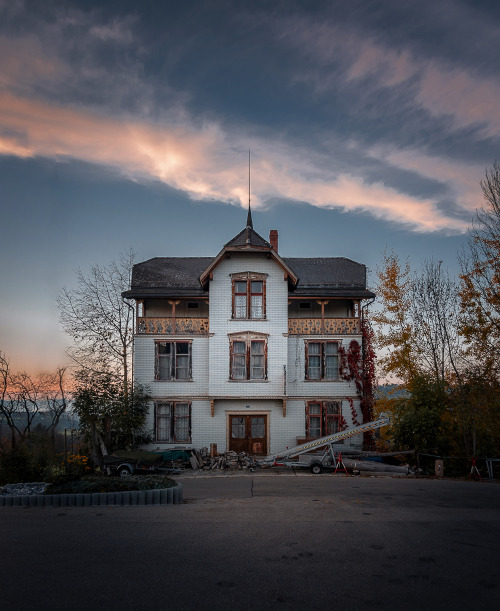 The abandoned hotel