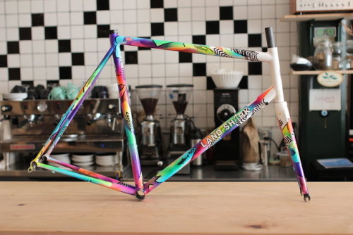 cornersandcurves: www.luckyduckoakland.com/bicycle-stock-more/land-shark-frame-fork-60cm