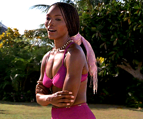 beyonce-knowles-carter:  Angela Bassett as Stella Payne inHOW STELLA GOT HER GROOVE