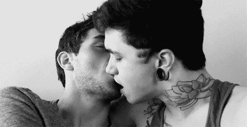 sorrygirlsisuckcock:  http://sorrygirlsisuckcock.tumblr.com/