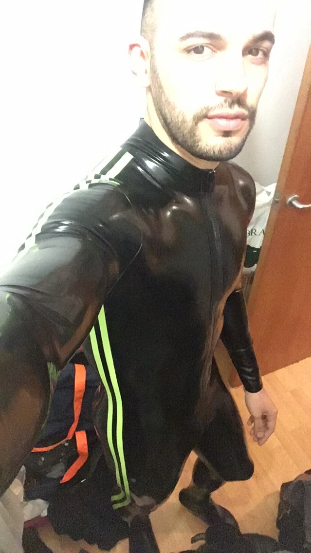 leathersub01:My new gimp suit, now just need to be with a welded collar. Locked 24/7.