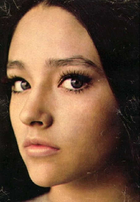 cinephiles-in-asia:  Olivia Hussey is perfect &lt;3 (Did anyone else jump in