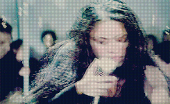 aruxxh:  Seguir amándote es inevitable ♪ 