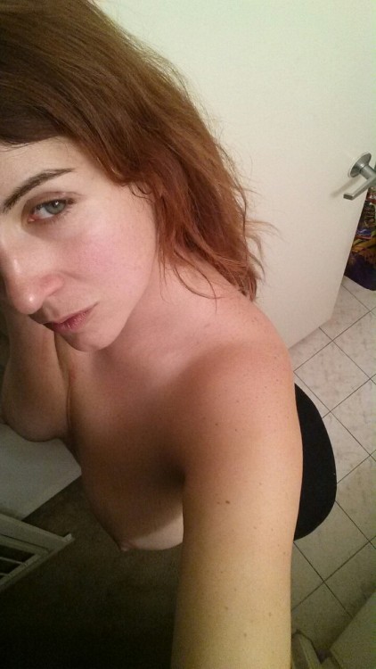 Porn roxxyred:  Tipsy high angle selfies. photos