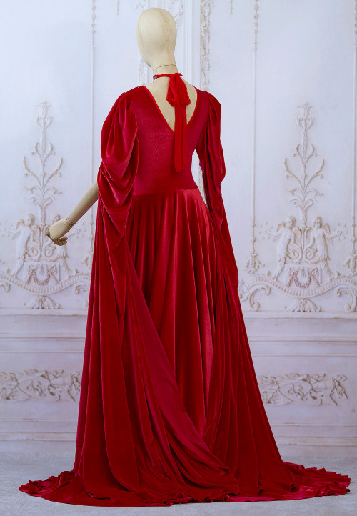 Wulgaria ‘Red Velvet’ Wedding Gown [x]