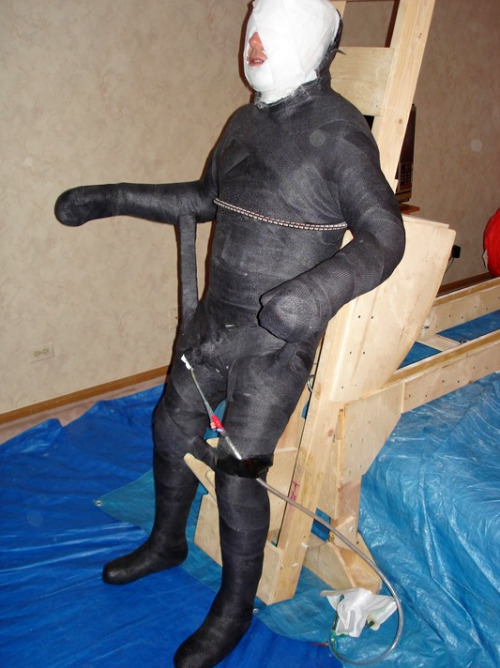 https://lovetapebondage.tumblr.com/post/153706791781