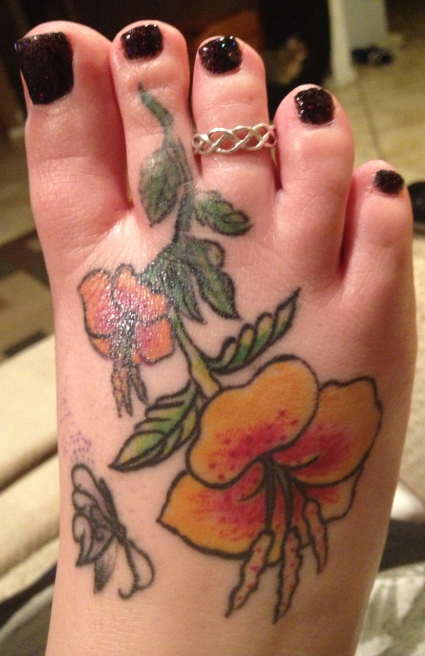 myfeet4you:  Lotion is good;) 💋👣💋👣💋  Yes it is! Not only to keep them
