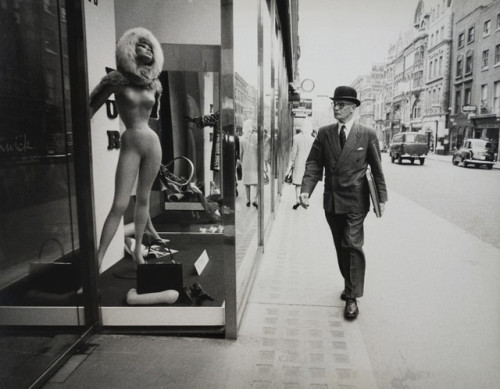 federer7:   New Bond Street, London, 1964.  Photo by Neil Libbert/The Guardian