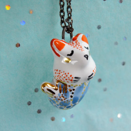 sosuperawesome: Figurines, Plates, Planters and Pendants by Mrs Biscuit Art on Etsy See our ‘ceramic