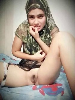 arab-sluts:  just cute