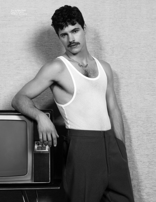 lurning:  I’m spending my birthday swooning over Matthieu Charneau