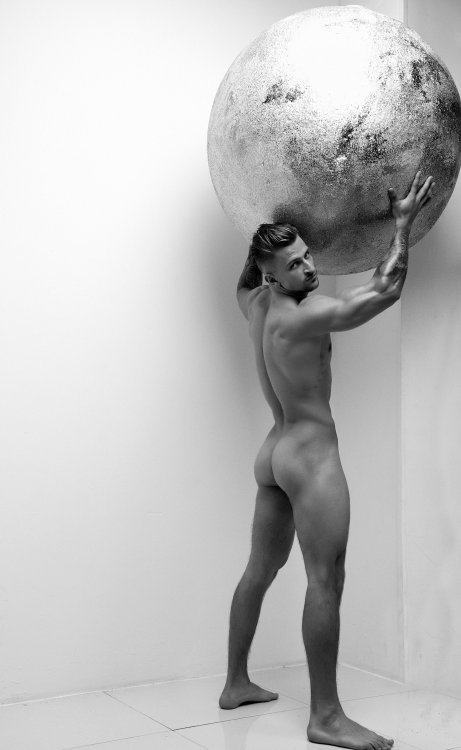 sprinkledpeen:   Sasha Zhirmont by Amer Mohamad  