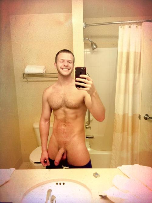 guyswithiphones-nude:  Guys with iPhones http://ift.tt/1bHkUpB