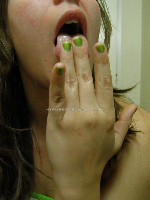 Lesson number 1: always clean the grool off your fingers with the mouth after you fingered a creamy 
