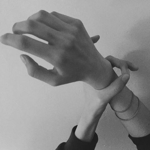 dreaming-distortion: Black and white bonespo. Send requests!