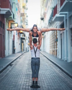 ele-bee:  Laura Valentín and Daniel Ramírez, of Balleteatro Nacional de Puerto Rico. Photo © Omar Z. Robles. 