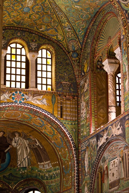 fuckyeahrenaissanceart:San Vitale: one of the most important examples of early Christian Byzantine a