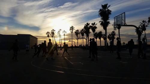 &ldquo;life&rsquo;s a beach&rdquo; #bballatthebeach #keezusvavavoom30 #keyzLAflirtythirt