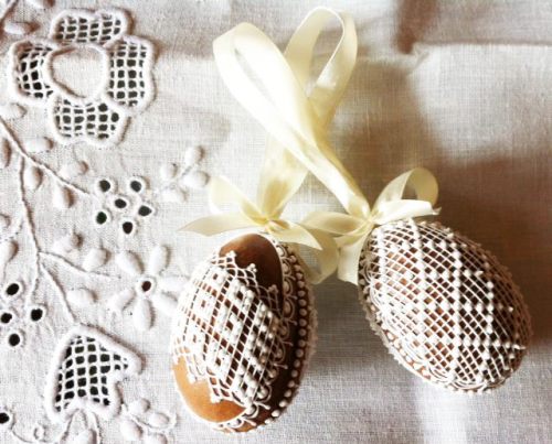 lamus-dworski: Examples of pisanki (decorated Easter eggs). Photos © Dom Sztuki Ludowej - PolAr