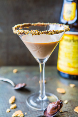 wehavethemunchies:  Creamy Nutella Martini 