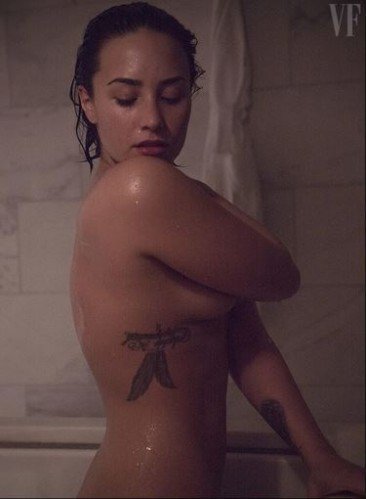 ditirolez:Demi Lovato porn pictures