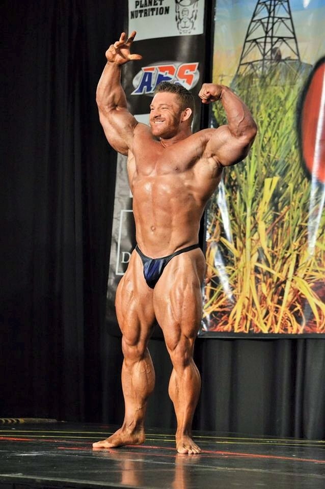 Flex Lewis - Guest posing at the Cajun Show Down