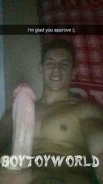 straightbaitedguys:  thecountryboypost:  http://thecountryboypost.tumblr.com/   Such a hottie. I would swallow all that—–Submit straight guys to get baited.