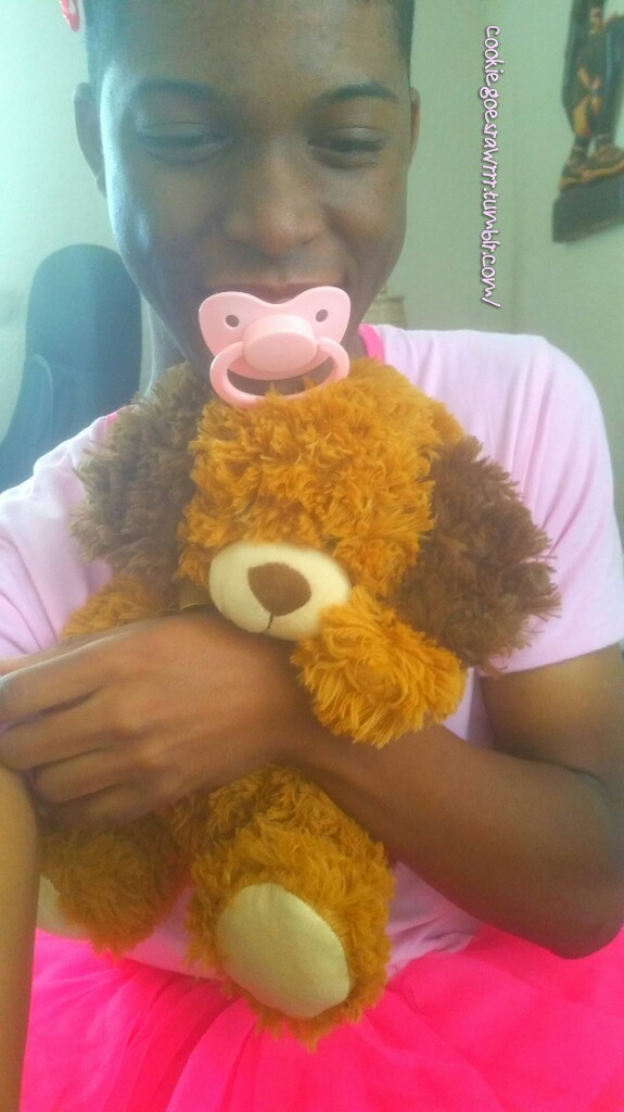 cookiegoesrawrrr:  littlebabykeisha:  cookiegoesrawrrr:  I has a new stuffie and