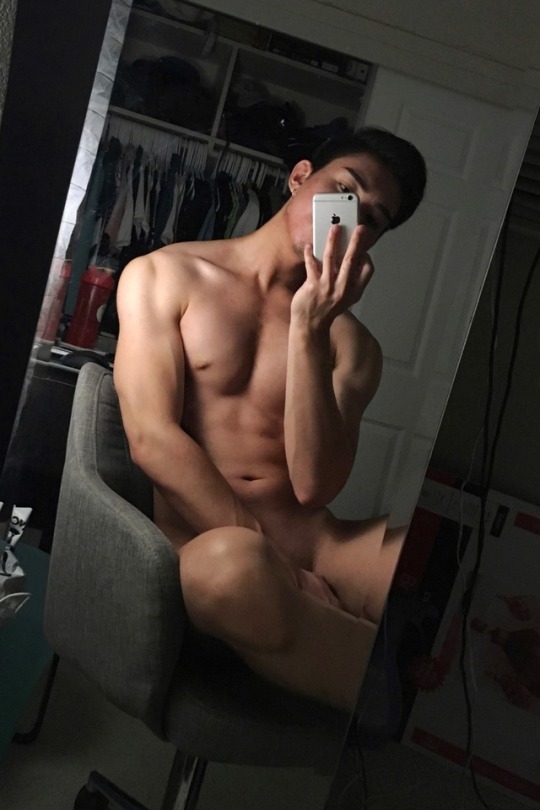matcha-tylenol:  would you subscribe to my onlyfans/patreon if i made one or nah