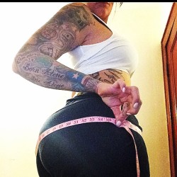 culoculoculo:  phatculos:  @Avi_Berri 56 INCH ASS     Damn damn damn