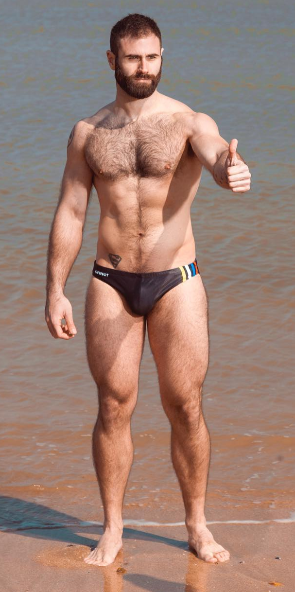 gerg14: DARK-HAIRED DREAMBOAT &amp; HE’S GOT LEGS (AND HE KNOWS HOW TO USE