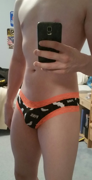 neko-boi:  New Halloween undies!~ 2spooky4u (Had to be basic and take them with my phone since I’m at my parents this weekend) 