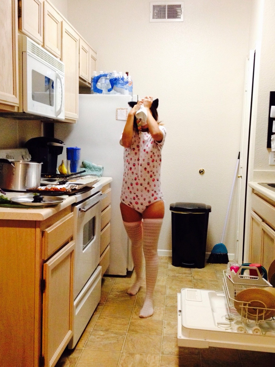 daddyiwantthis:  thekeeperspeaks:  Kitten knows she isn’t allowed to go in the