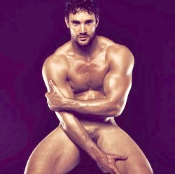 malecelebritys:  Thom Evans