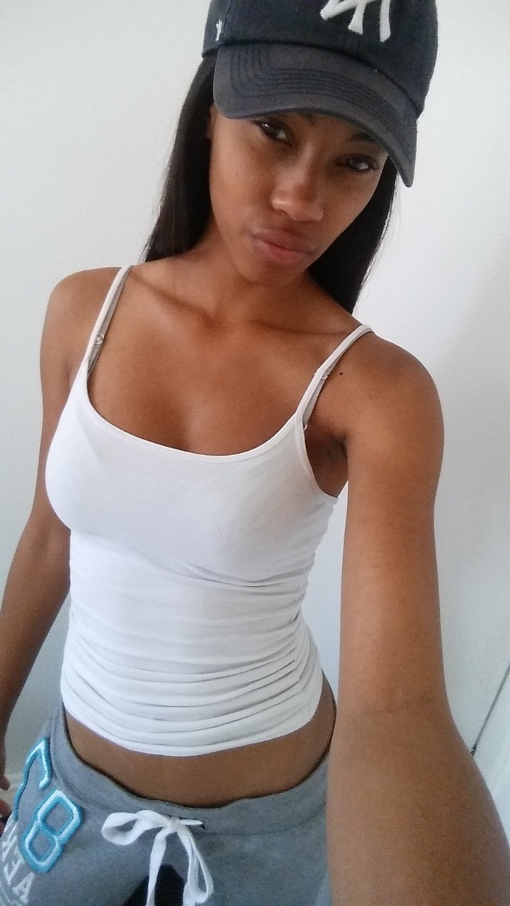 jaiking:  sexyybeauties:  @thevoyeurprince  Follow me at http://jaiking.tumblr.com/