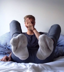 Gaysexwithsocks: Dirtytwink666:  Imagine You In Front Of Me.  Me Pushing My Big Feet