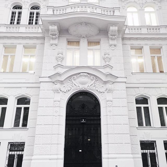 https://www.instagram.com/lydiamarceau/