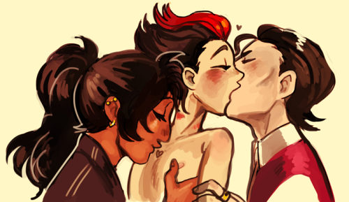 sukkanen:  ot3 kisses